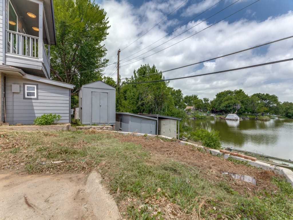 2001 Pebblebrook Trail Irving TX 75060