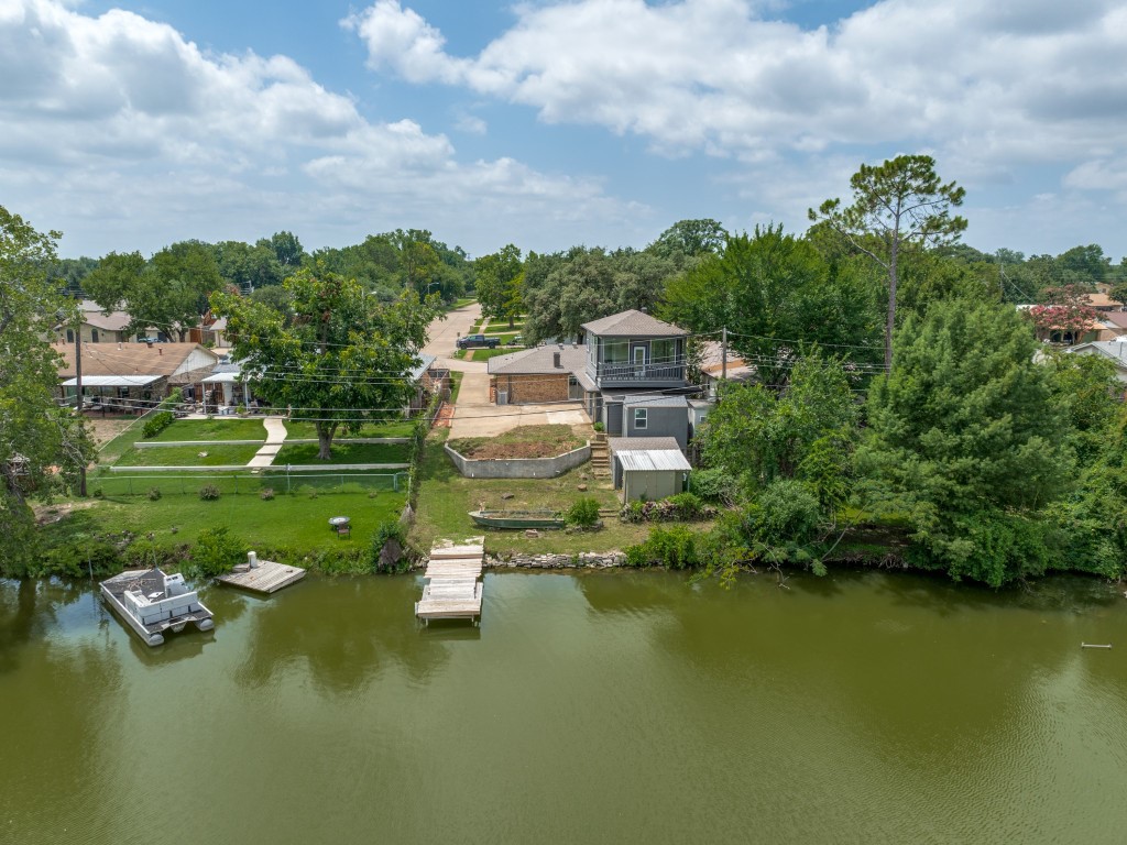 2001 Pebblebrook Trail Irving TX 75060
