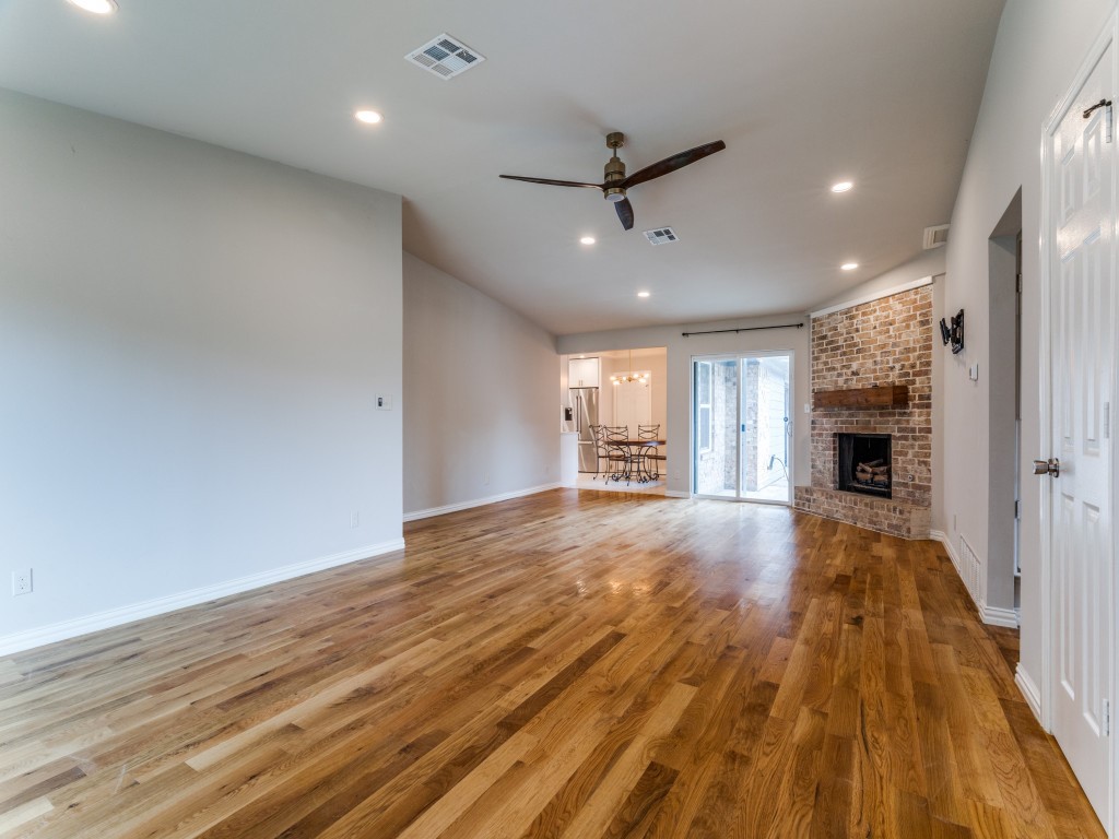 2001 Pebblebrook Trail Irving TX 75060