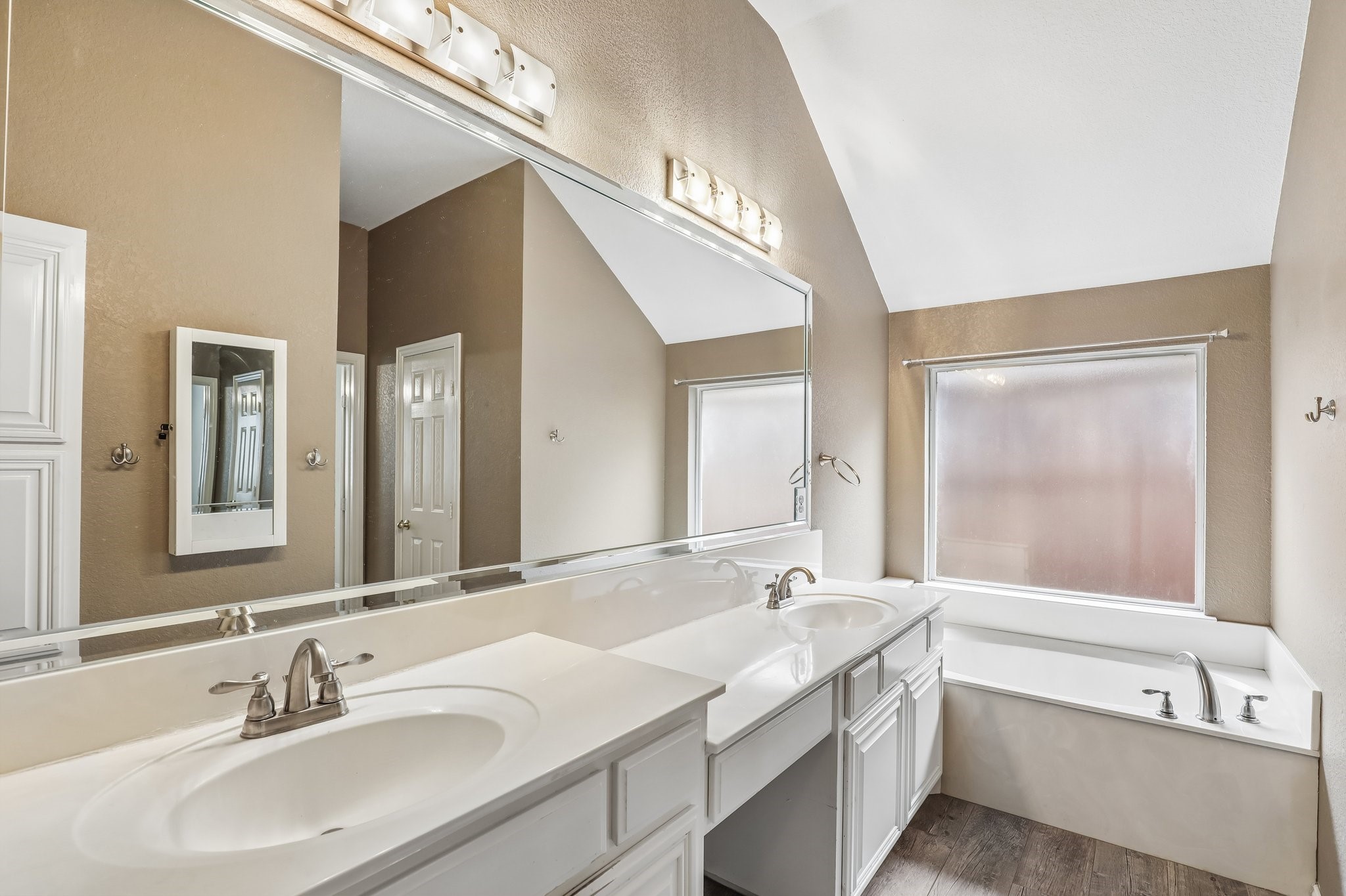 4124 Cory Lee Court Arlington TX 76015