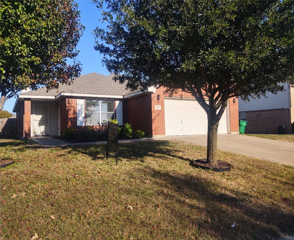 211 Gayleh Lane Waxahachie TX 75165