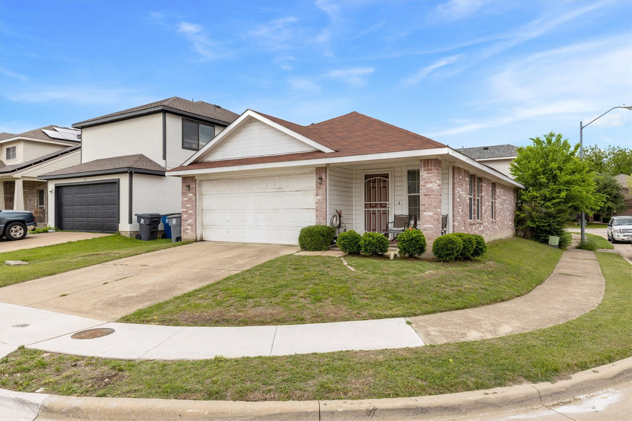 210 Cliff Heights Circle Dallas TX 75241