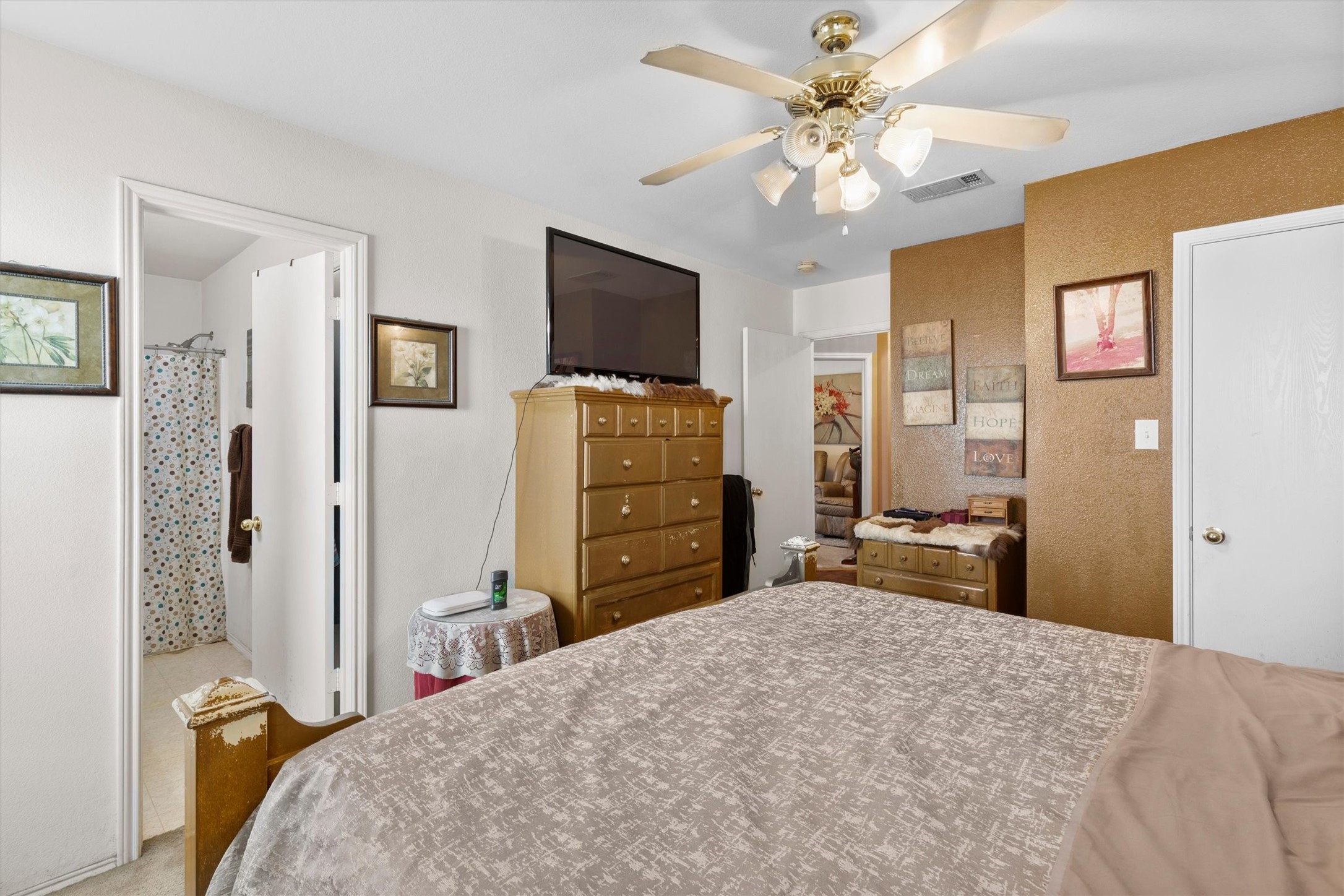 210 Cliff Heights Circle Dallas TX 75241