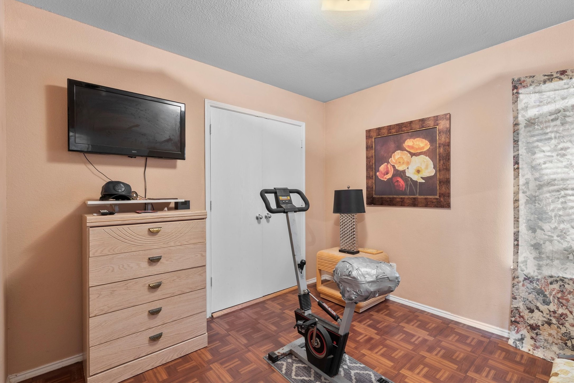210 Cliff Heights Circle Dallas TX 75241