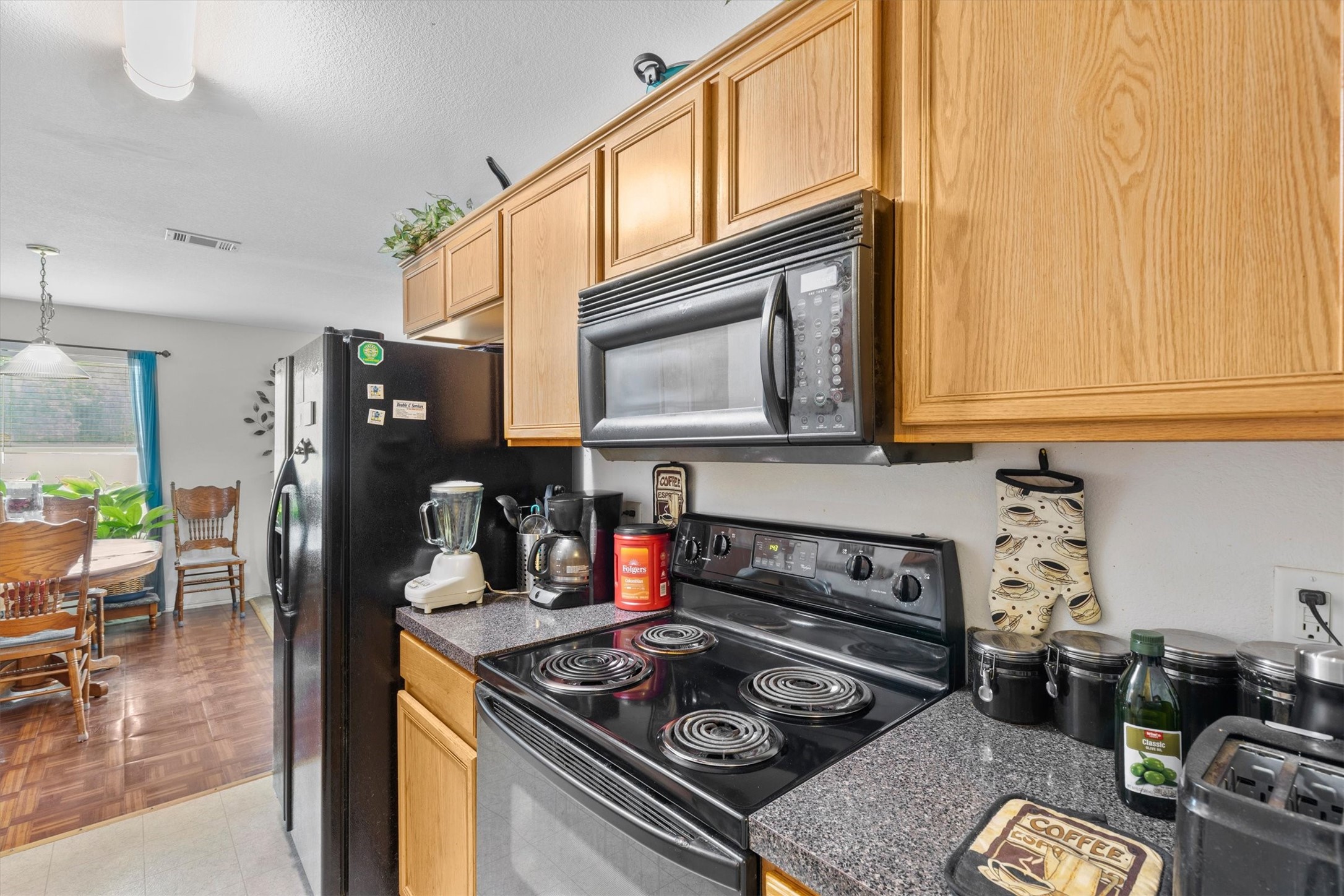 210 Cliff Heights Circle Dallas TX 75241