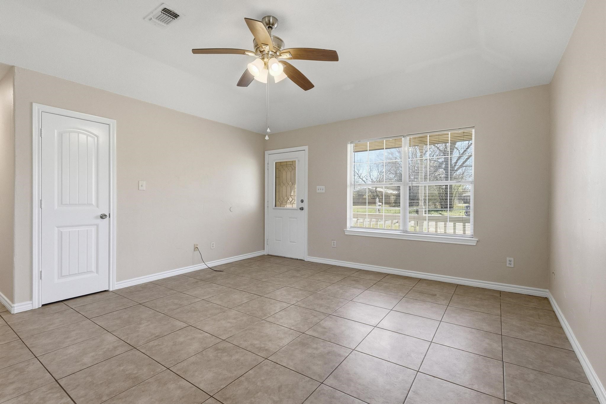 713 W Bond Street Denison TX 75020