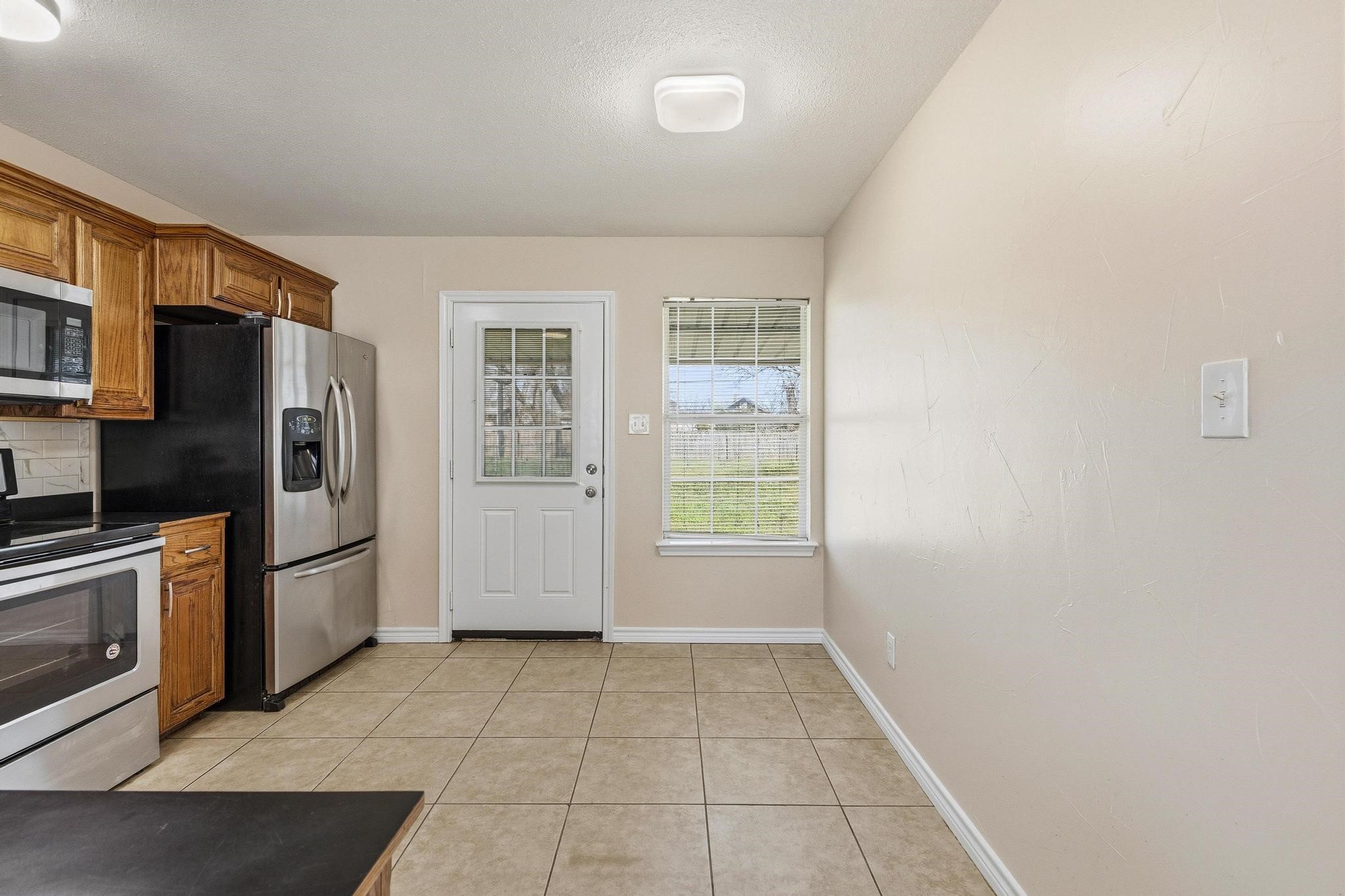 713 W Bond Street Denison TX 75020