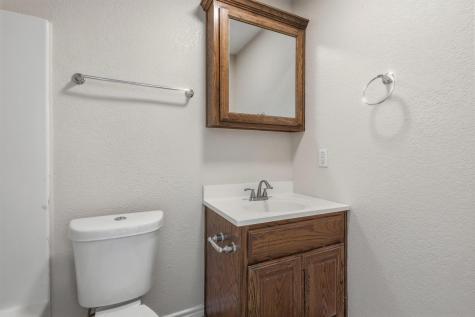 713 W Bond Street Denison TX 75020