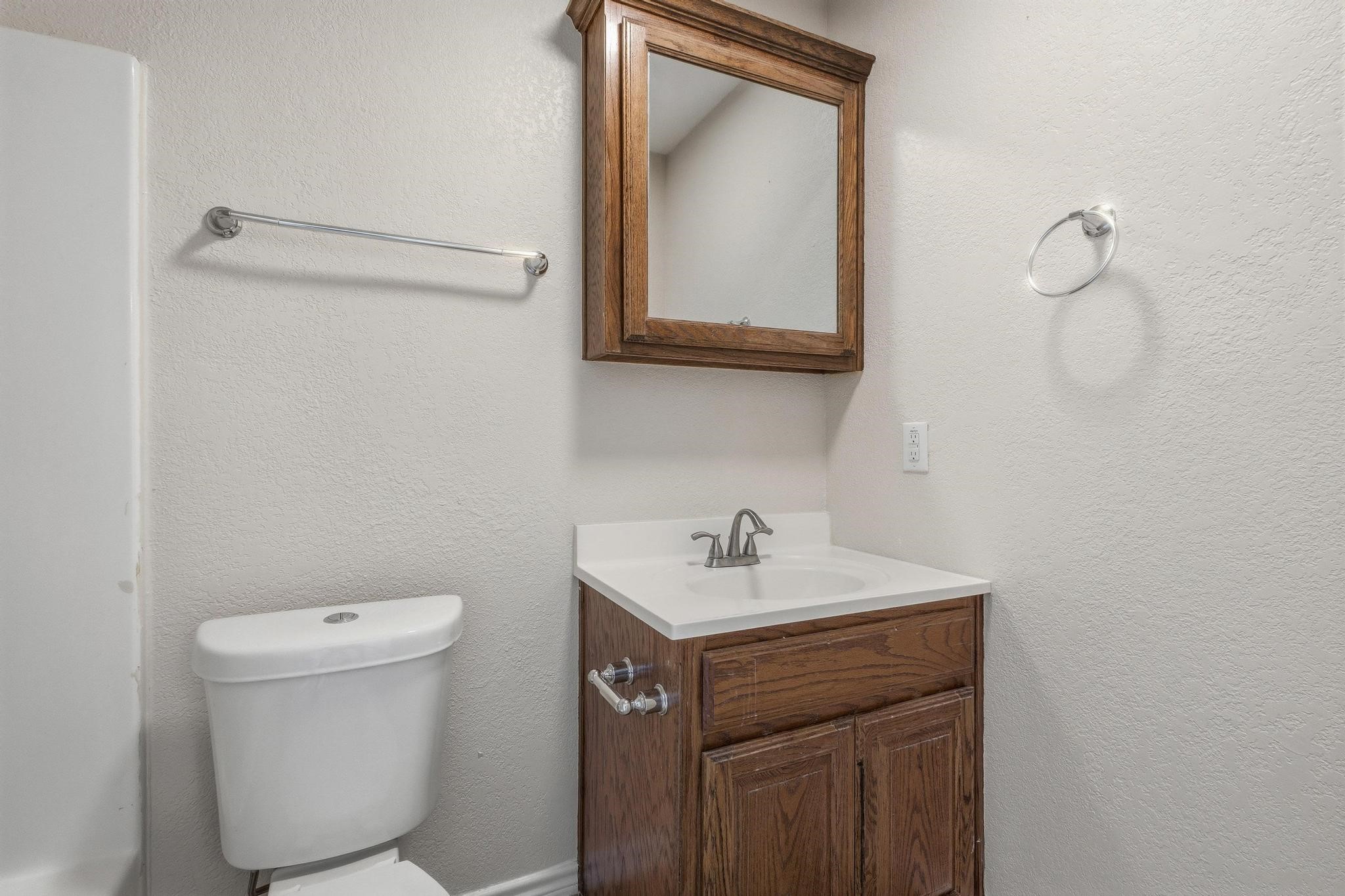 713 W Bond Street Denison TX 75020