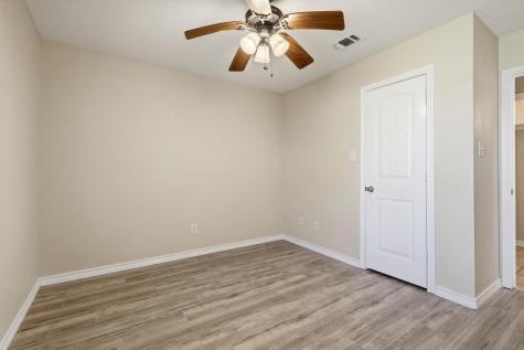 713 W Bond Street Denison TX 75020
