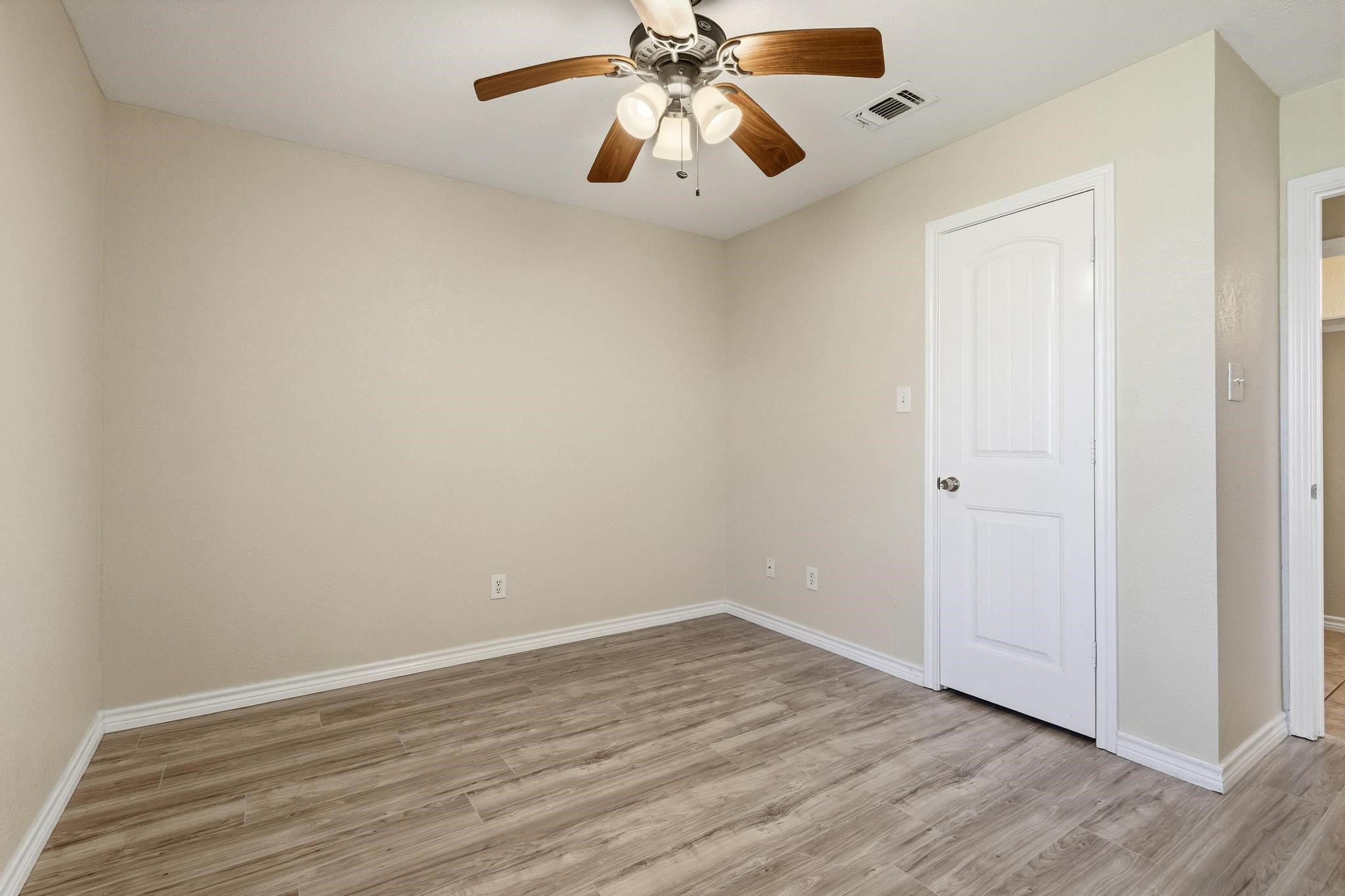 713 W Bond Street Denison TX 75020