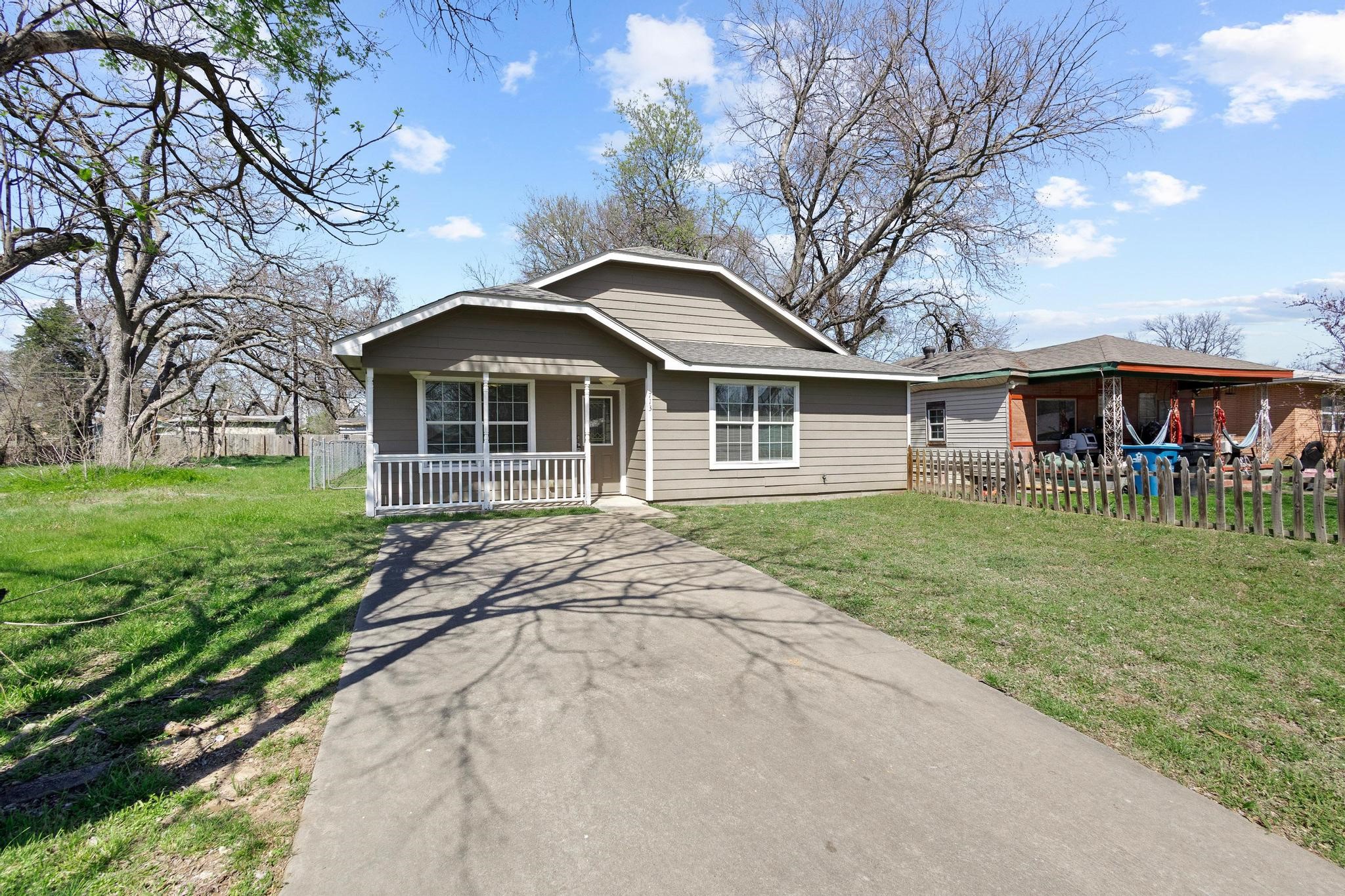 713 W Bond Street Denison TX 75020