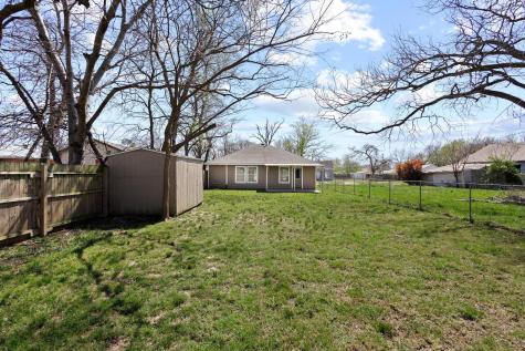 713 W Bond Street Denison TX 75020