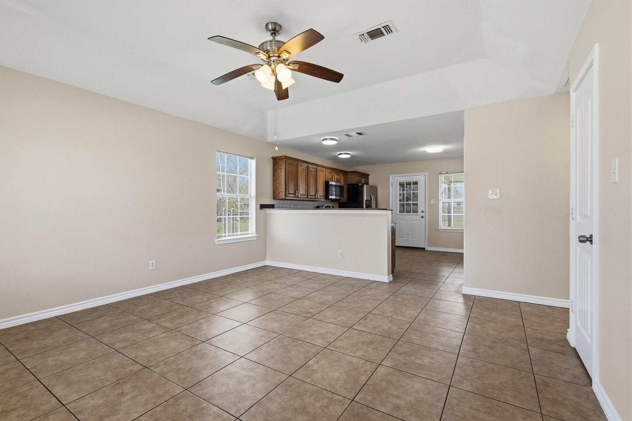 713 W Bond Street Denison TX 75020