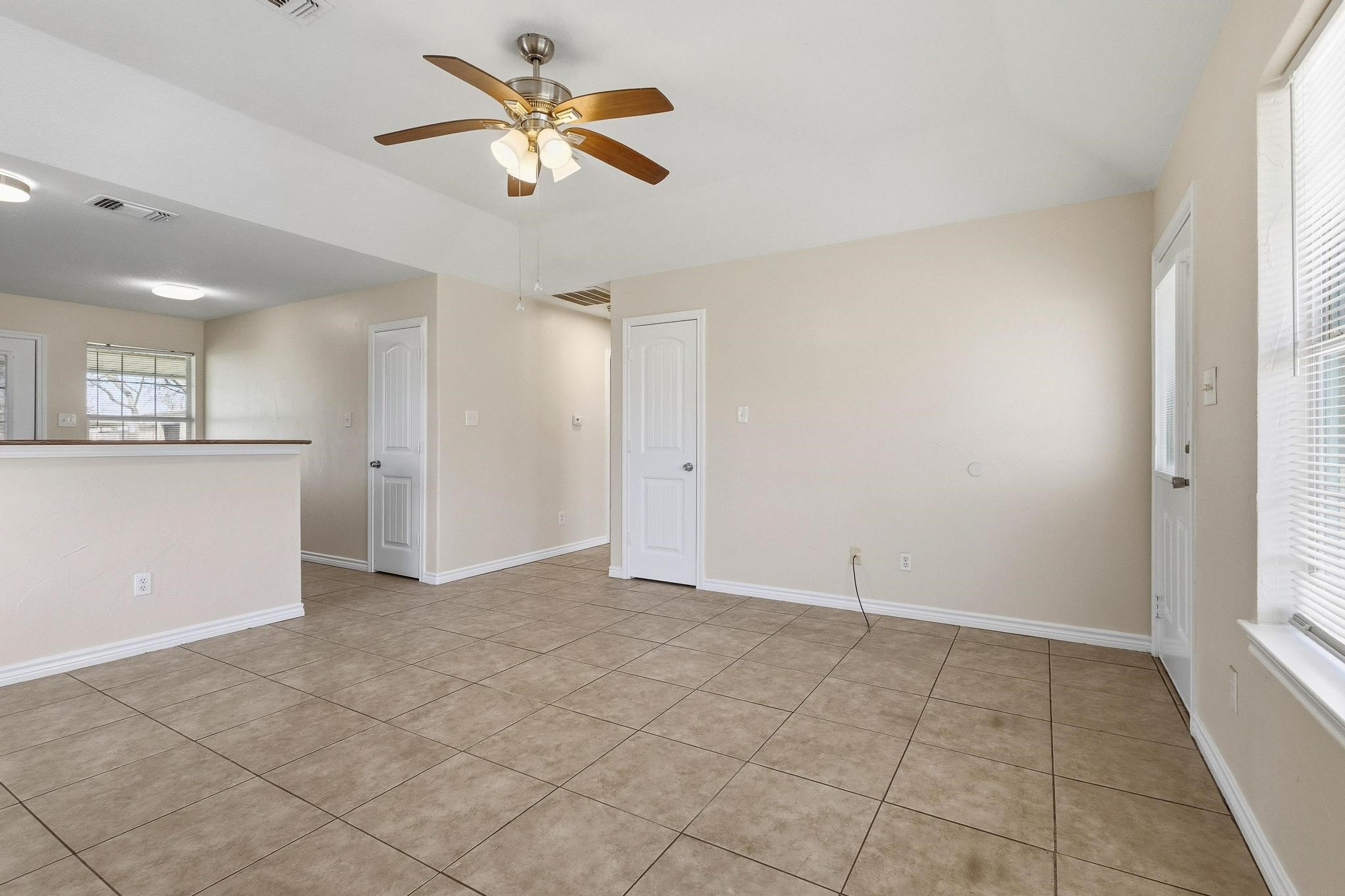 713 W Bond Street Denison TX 75020