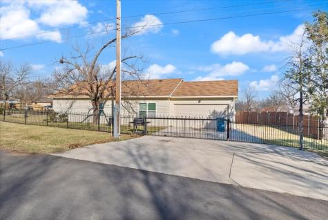 213 S Baugh Street Alvarado TX 76009