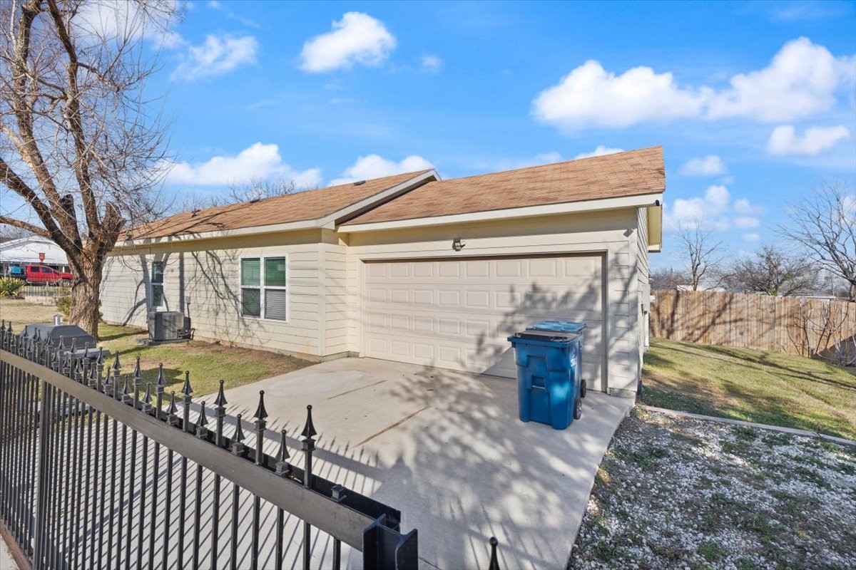 213 S Baugh Street Alvarado TX 76009