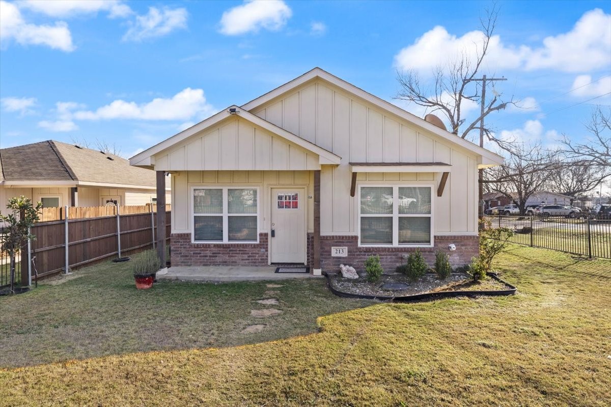 213 S Baugh Street Alvarado TX 76009
