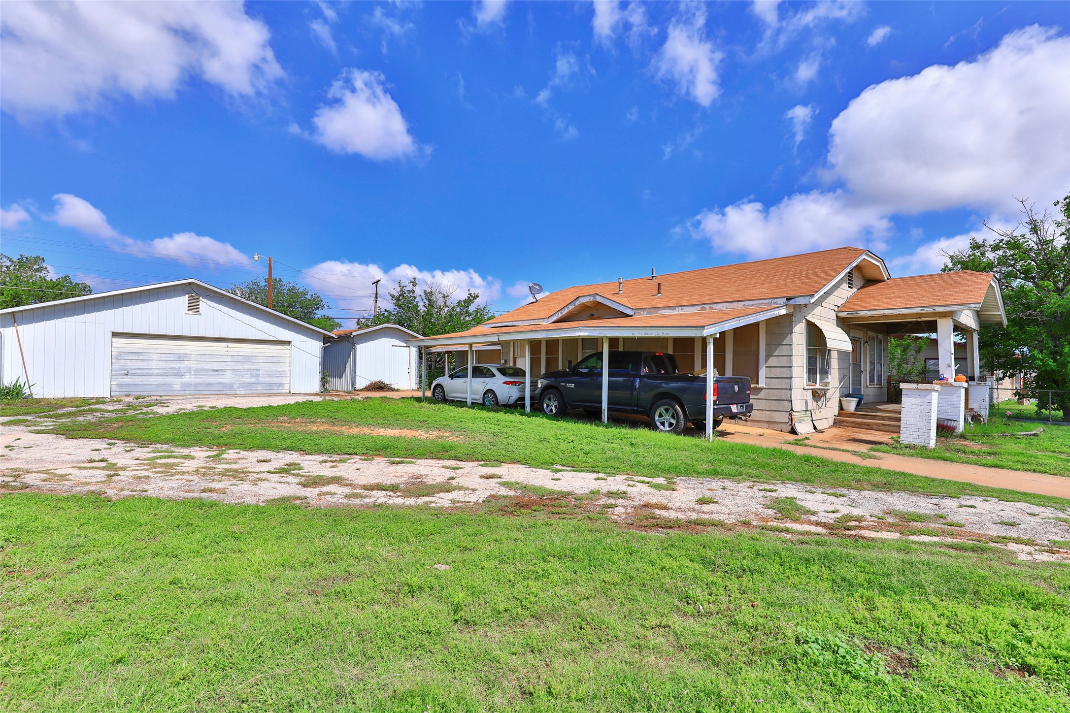 1814 Commercial Avenue Anson TX 79501