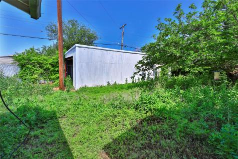 1814 Commercial Avenue Anson TX 79501