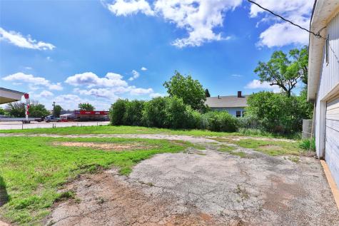 1814 Commercial Avenue Anson TX 79501