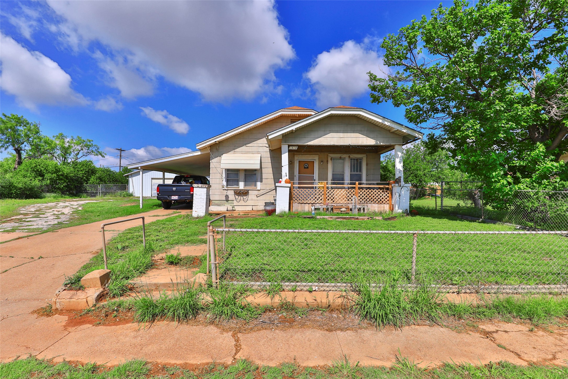 1814 Commercial Avenue Anson TX 79501