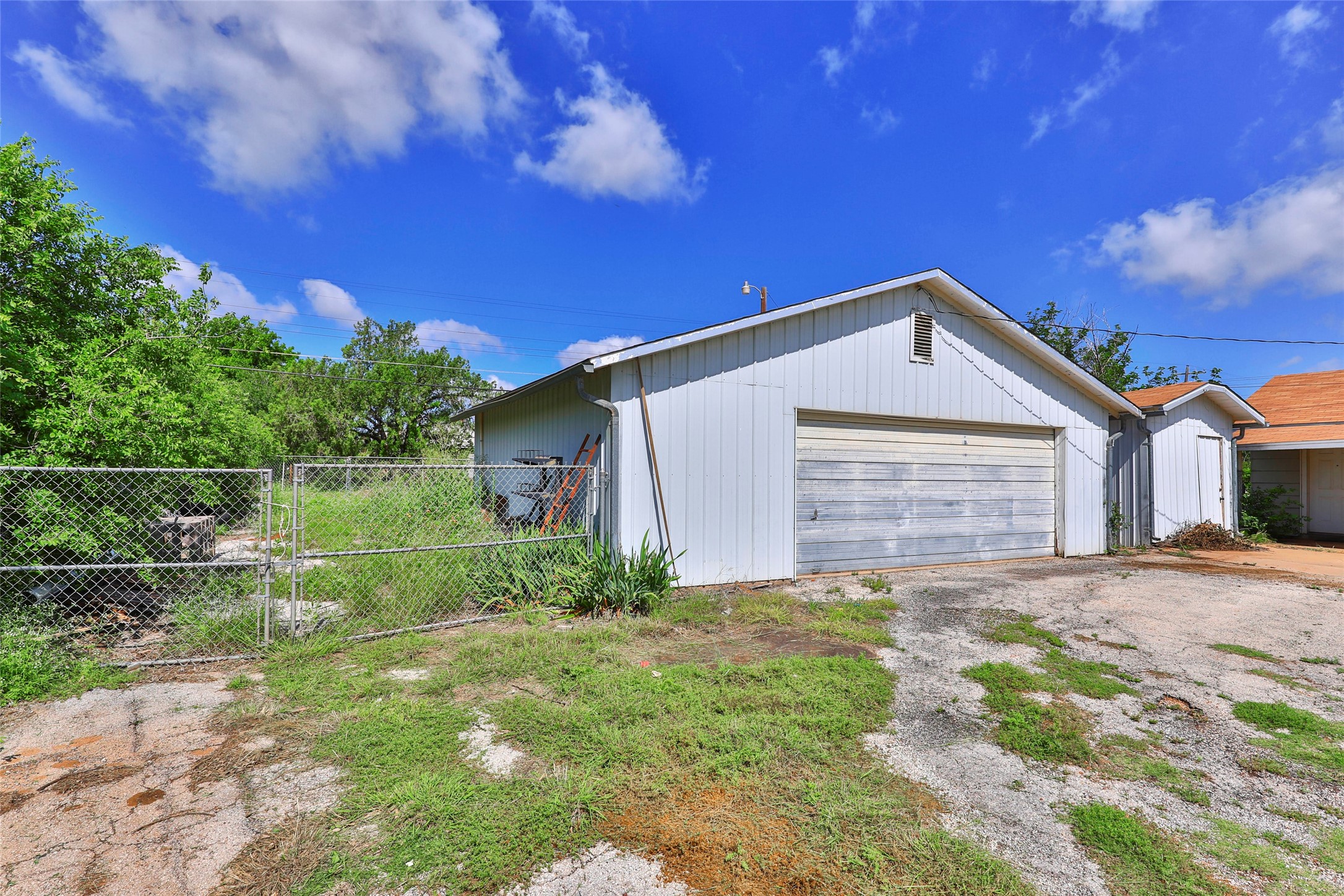 1814 Commercial Avenue Anson TX 79501