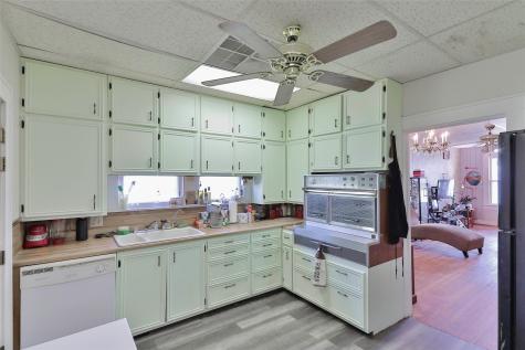 1814 Commercial Avenue Anson TX 79501