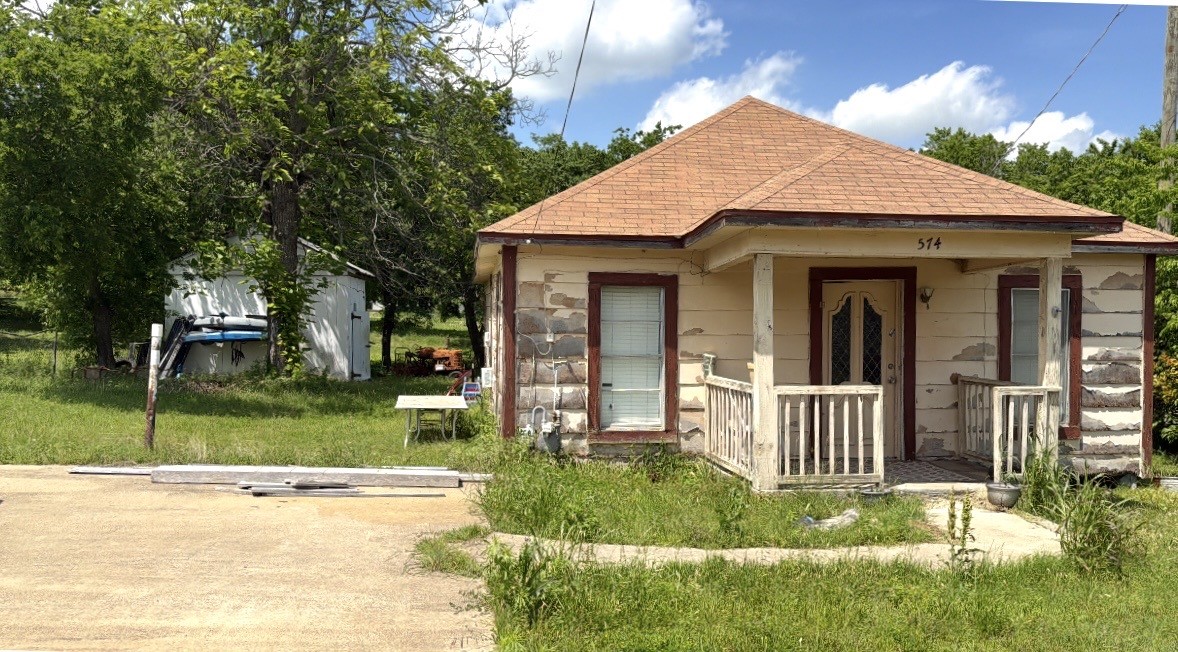 574 E Marshall Street Van Alstyne TX 75495