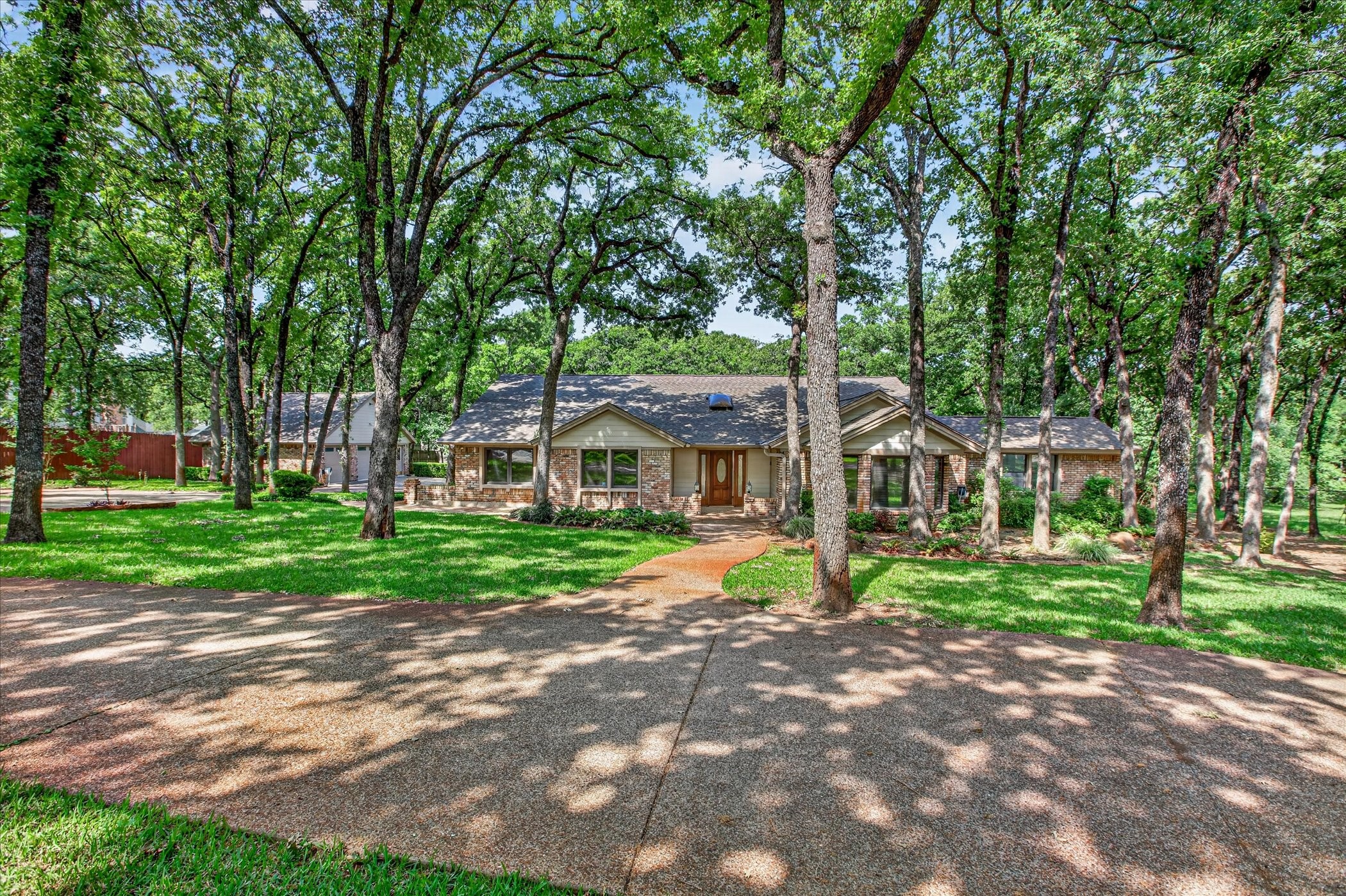 1607 N Main Street Euless TX 76039