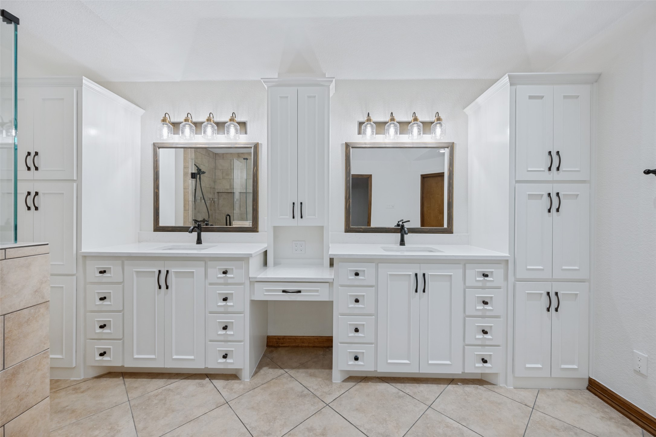 1607 N Main Street Euless TX 76039