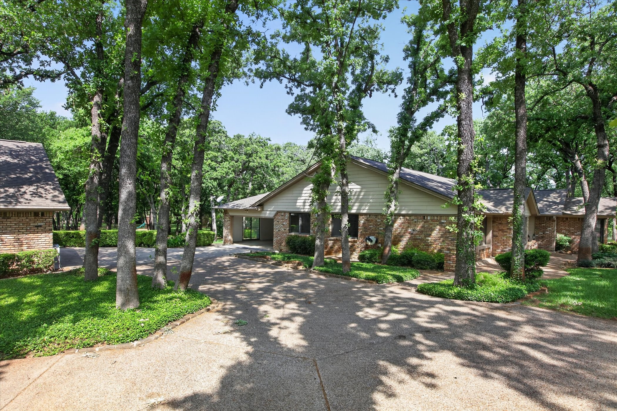 1607 N Main Street Euless TX 76039