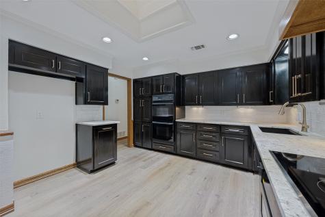 1607 N Main Street Euless TX 76039