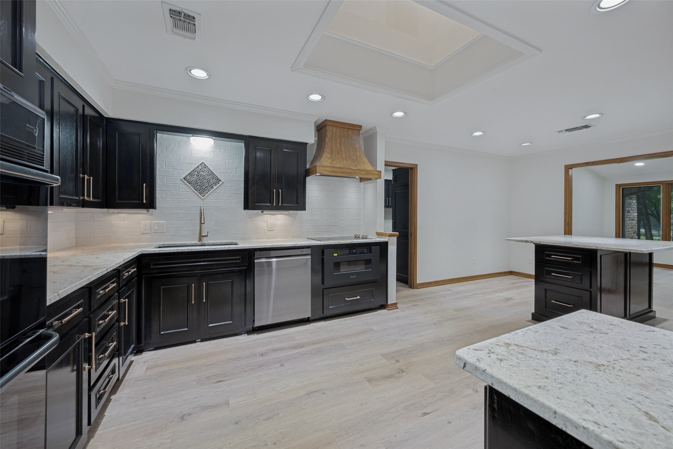 1607 N Main Street Euless TX 76039