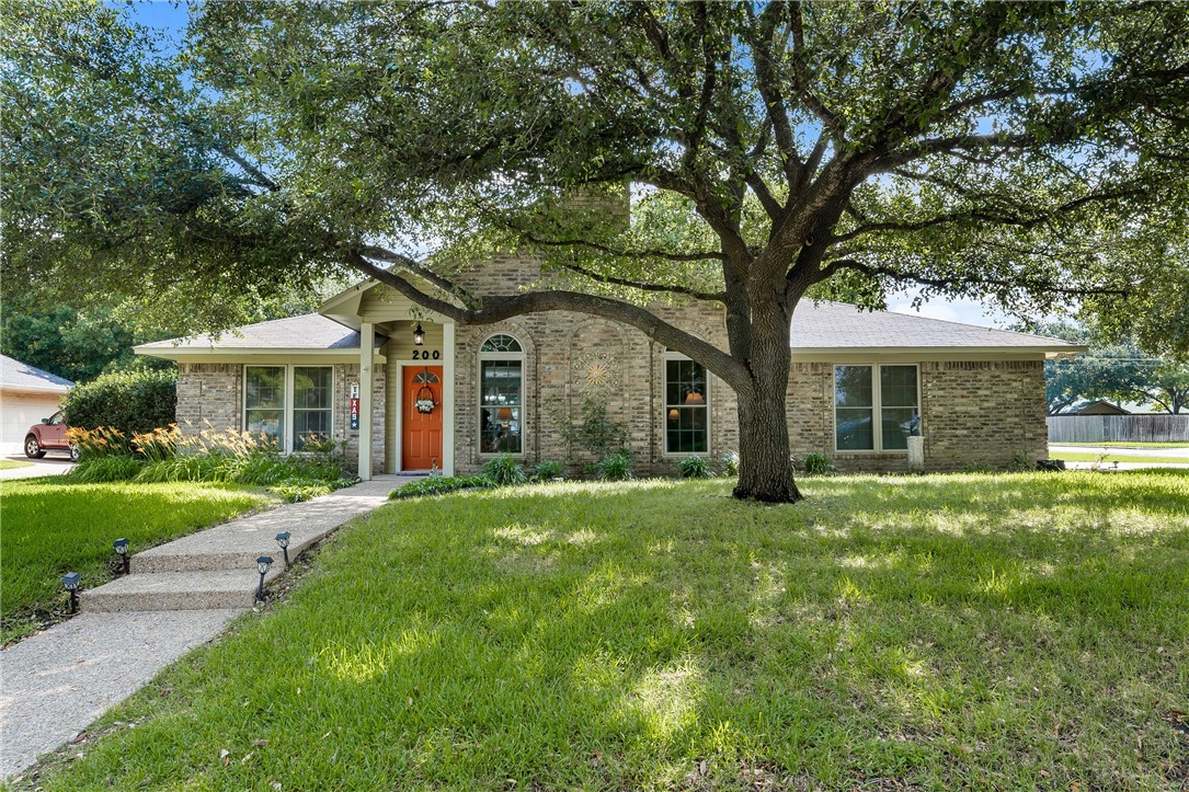 200 Fannin Drive Hewitt TX 76643