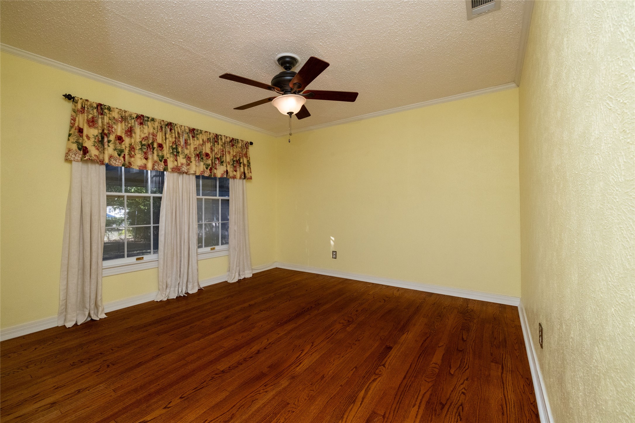 4129 Donnelly Avenue Fort Worth TX 76107
