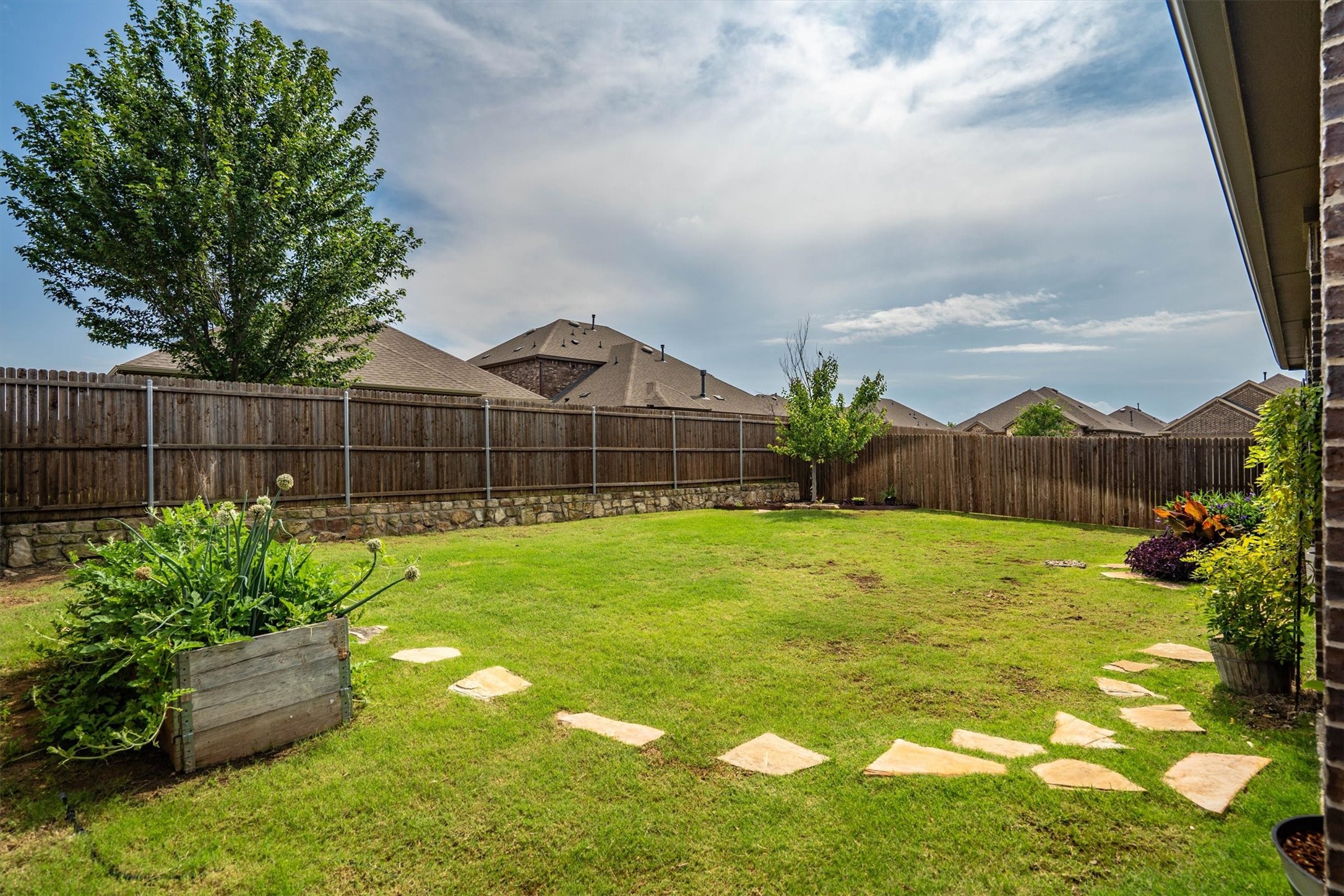 11204 Glover Lane Aubrey TX 76227