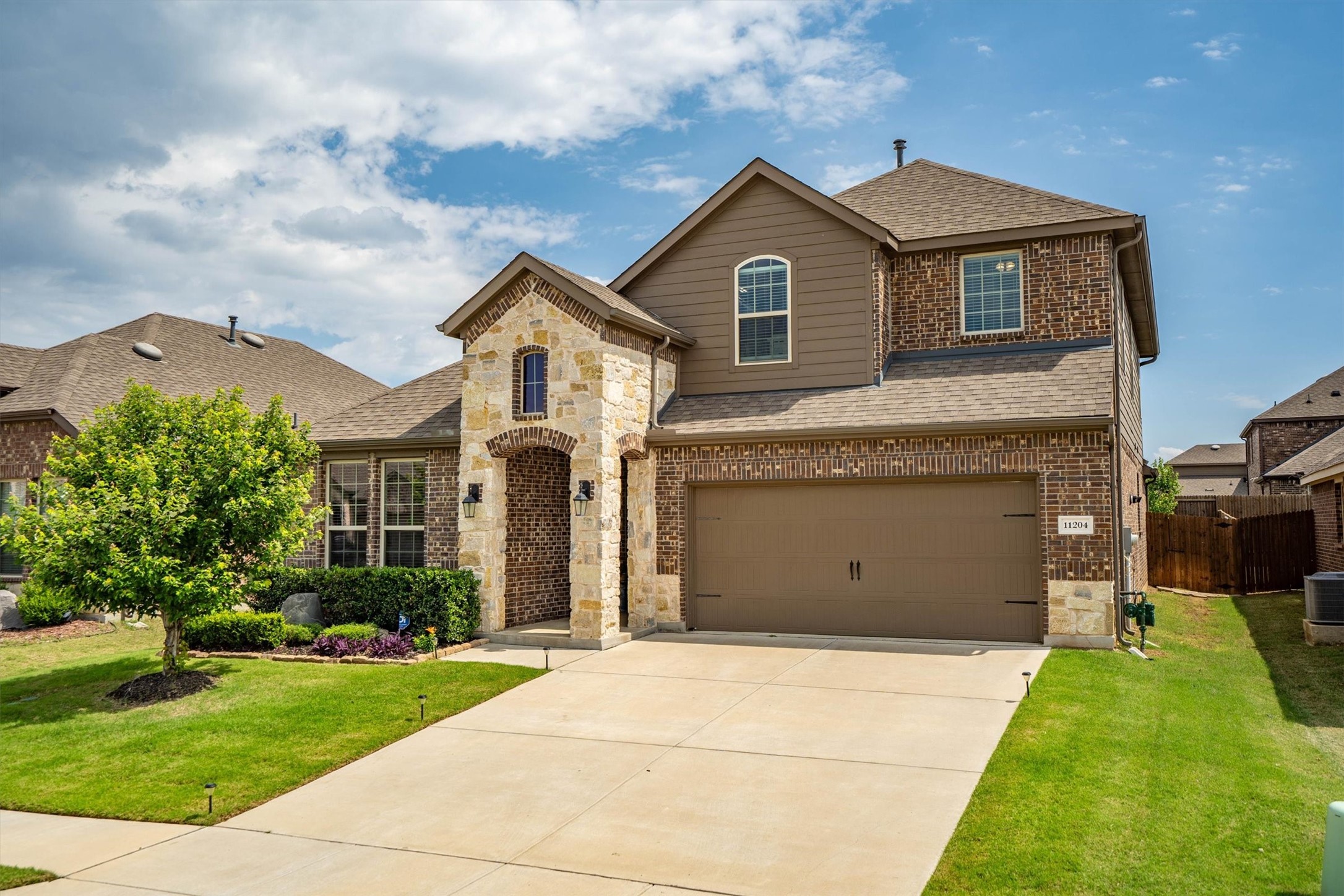 11204 Glover Lane Aubrey TX 76227