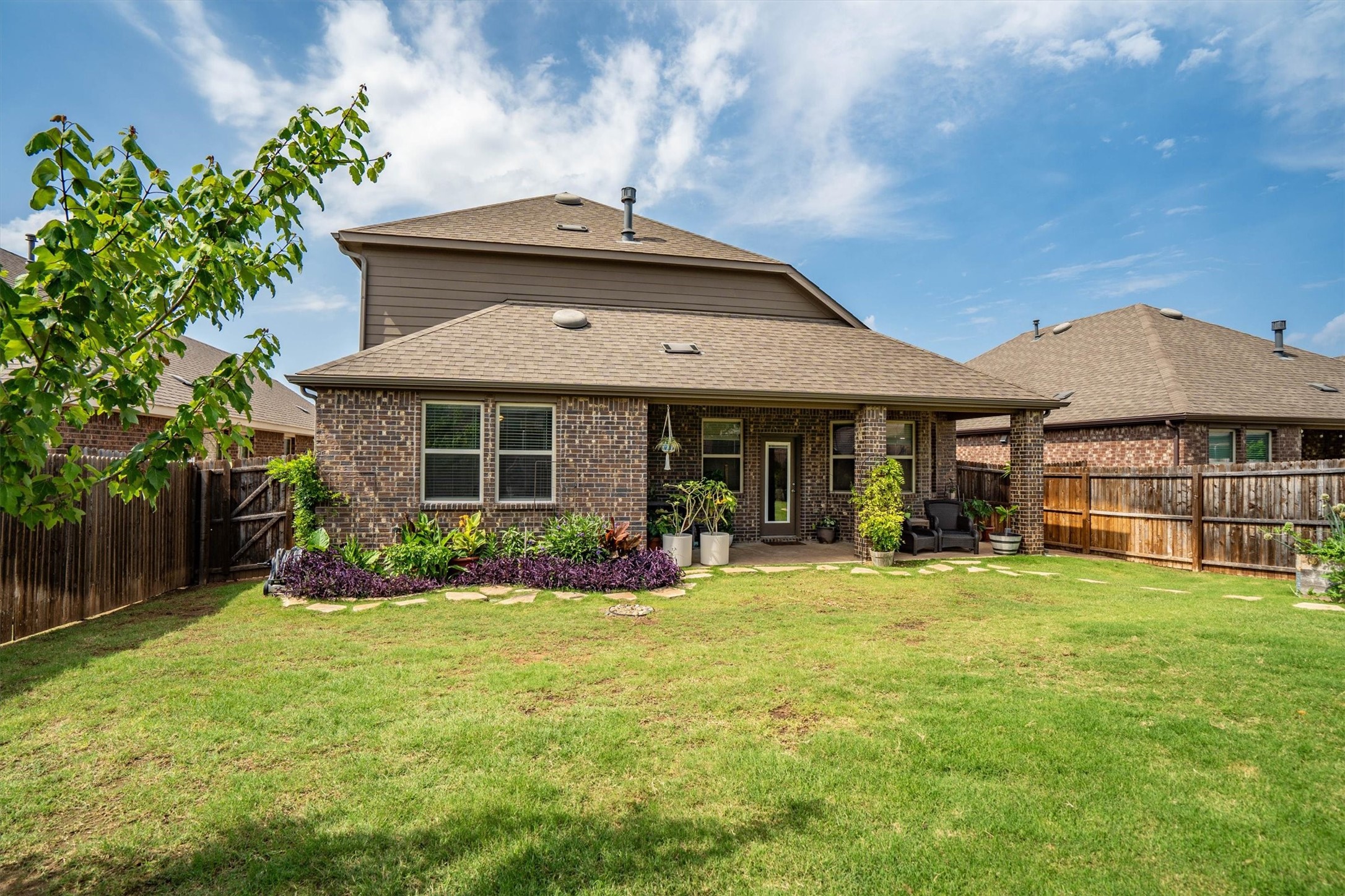 11204 Glover Lane Aubrey TX 76227