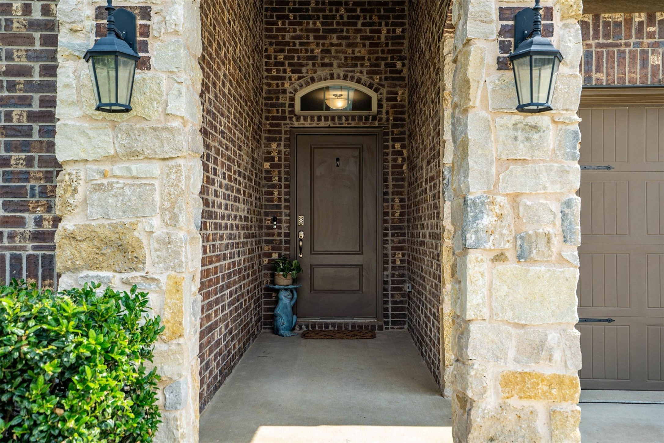 11204 Glover Lane Aubrey TX 76227