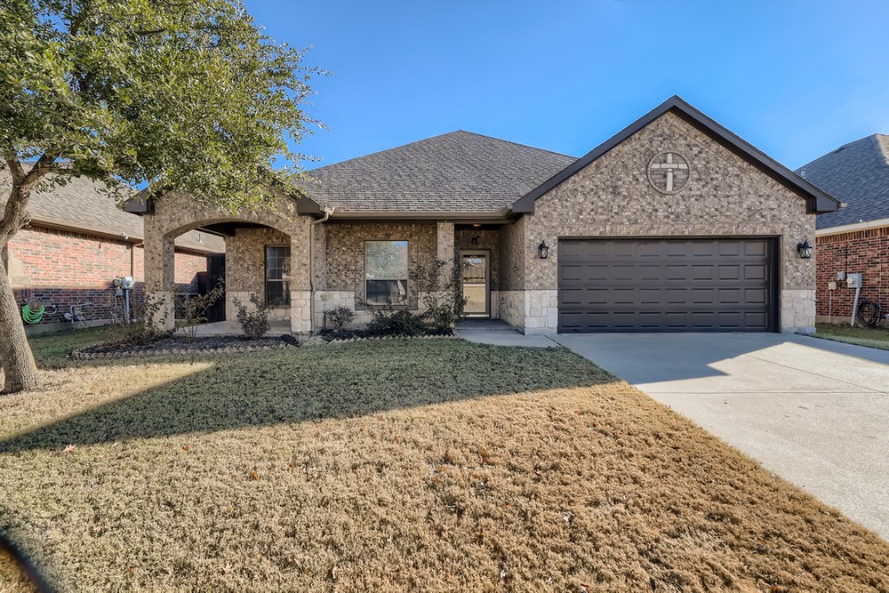 928 John Kennedy Drive Saginaw TX 76179