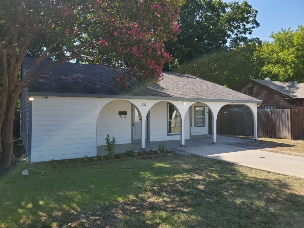 721 SE 14th Street Grand Prairie TX 75051