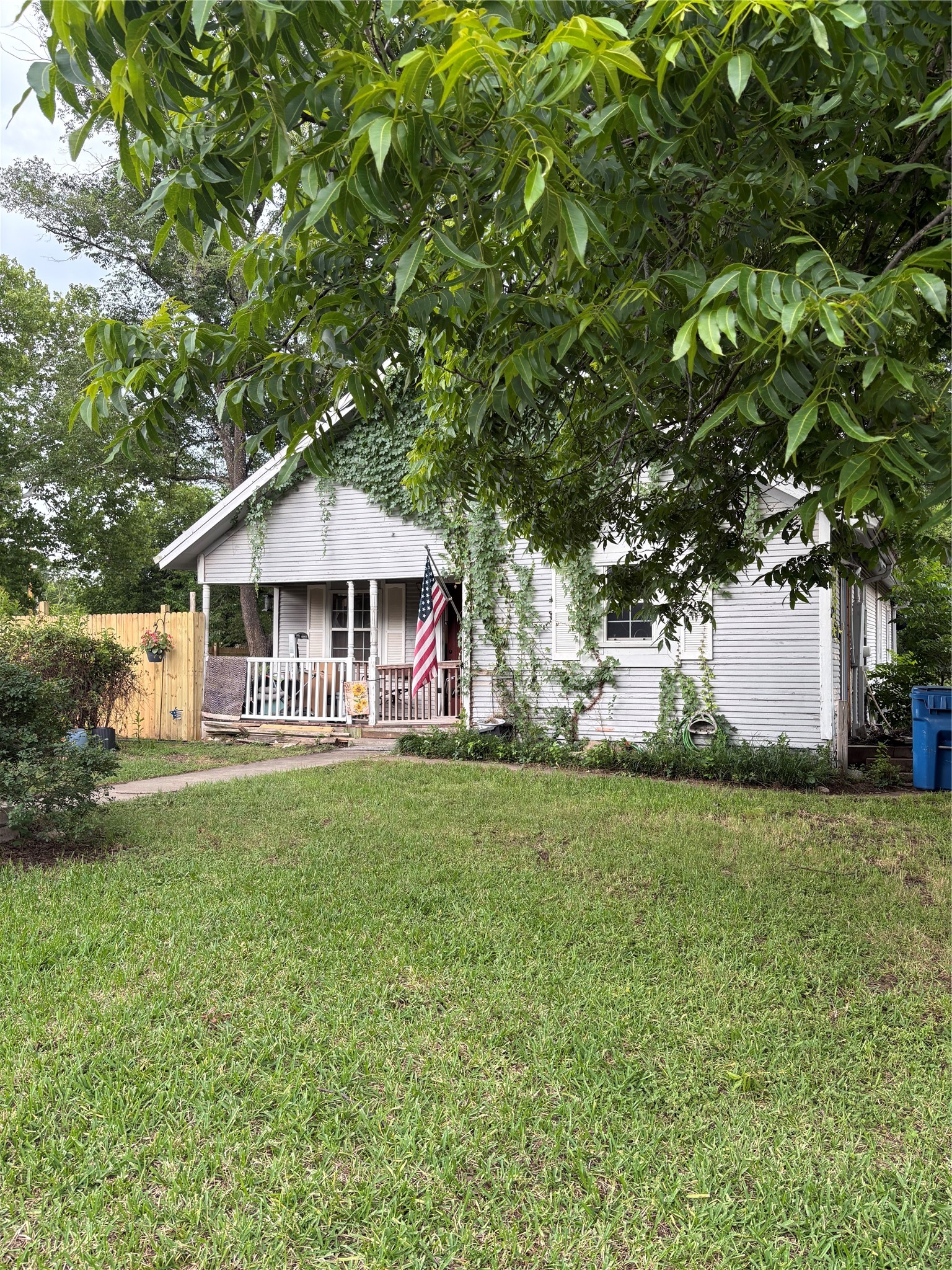 501 W Roosevelt Avenue Whitney TX 76692