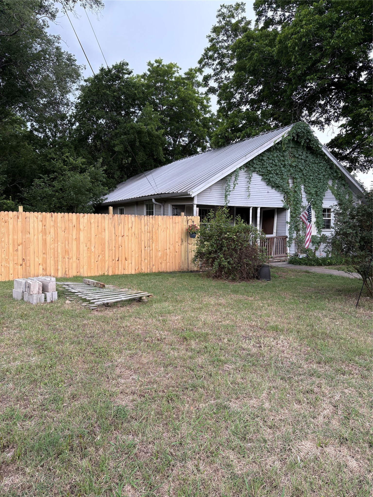 501 W Roosevelt Avenue Whitney TX 76692