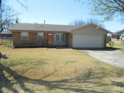 319 W Carter Street Savoy TX 75479