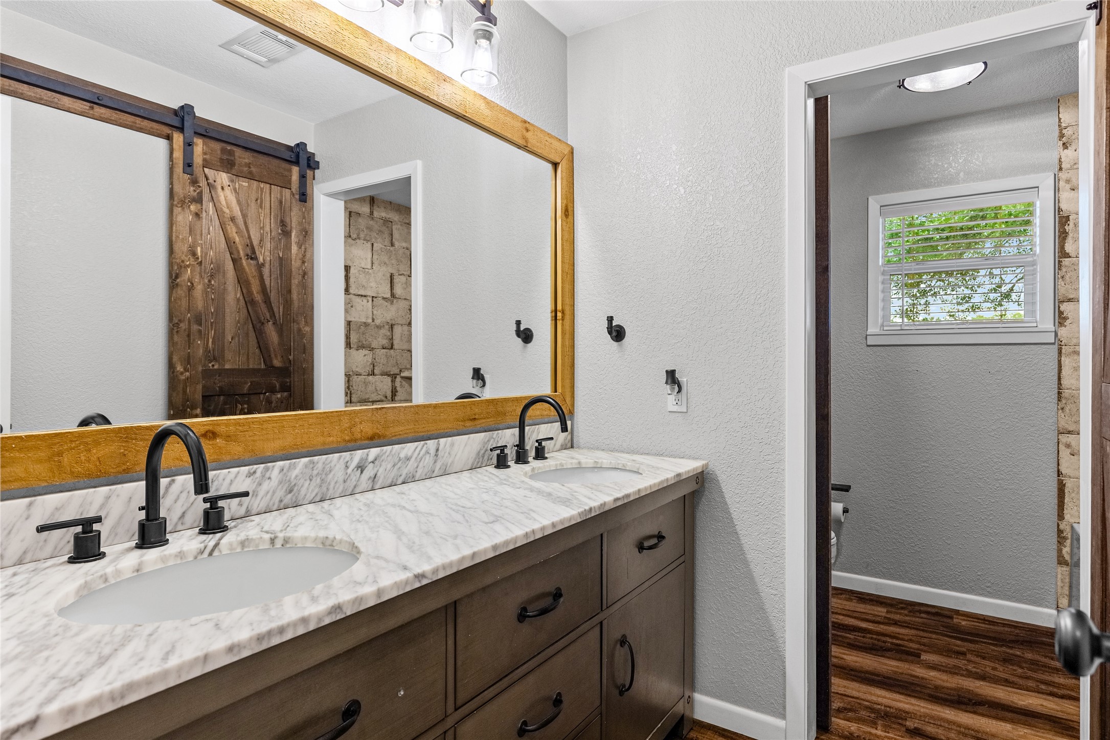 10639 Fm 514 Emory TX 75440