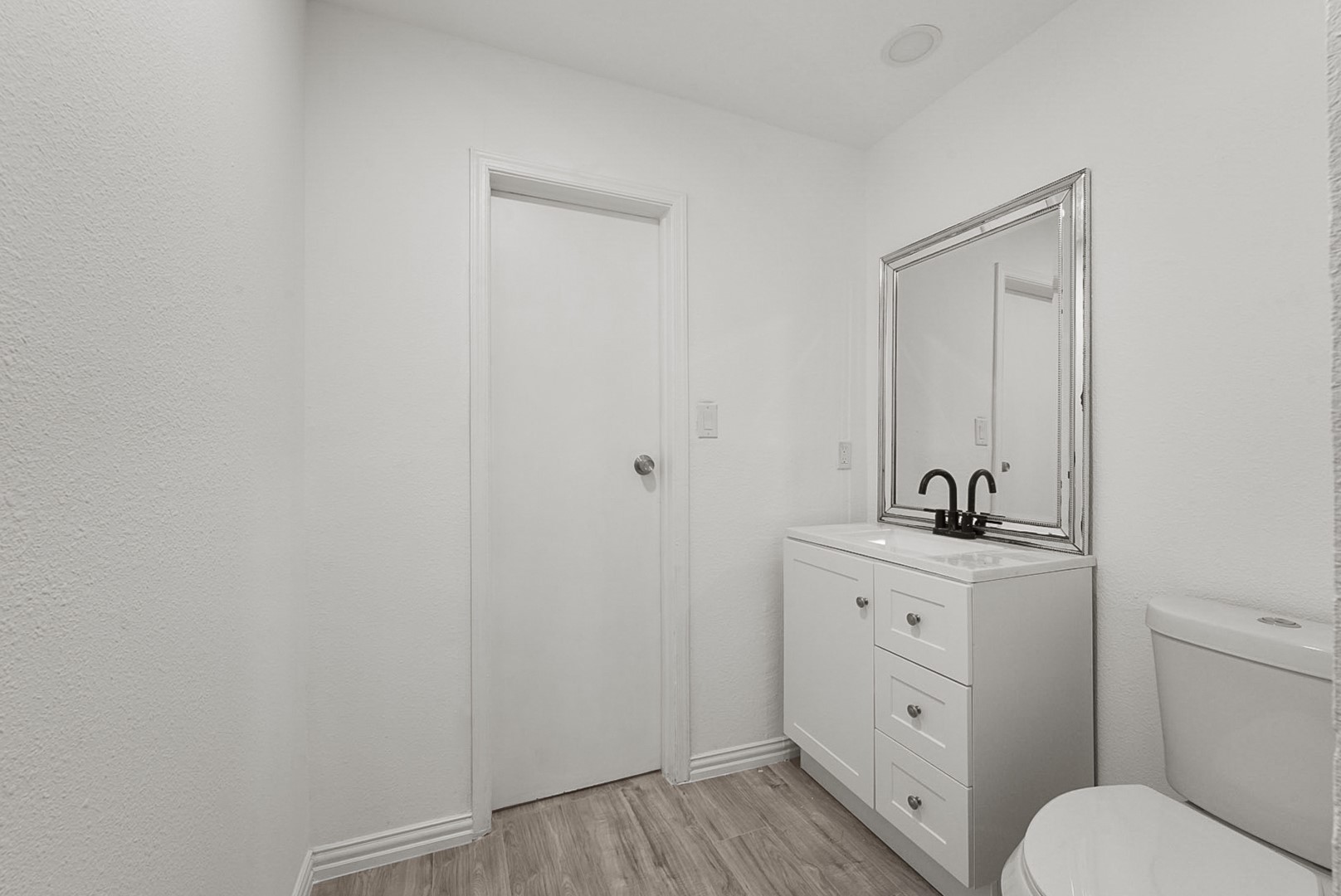 714 Colgate Circle Garland TX 75042