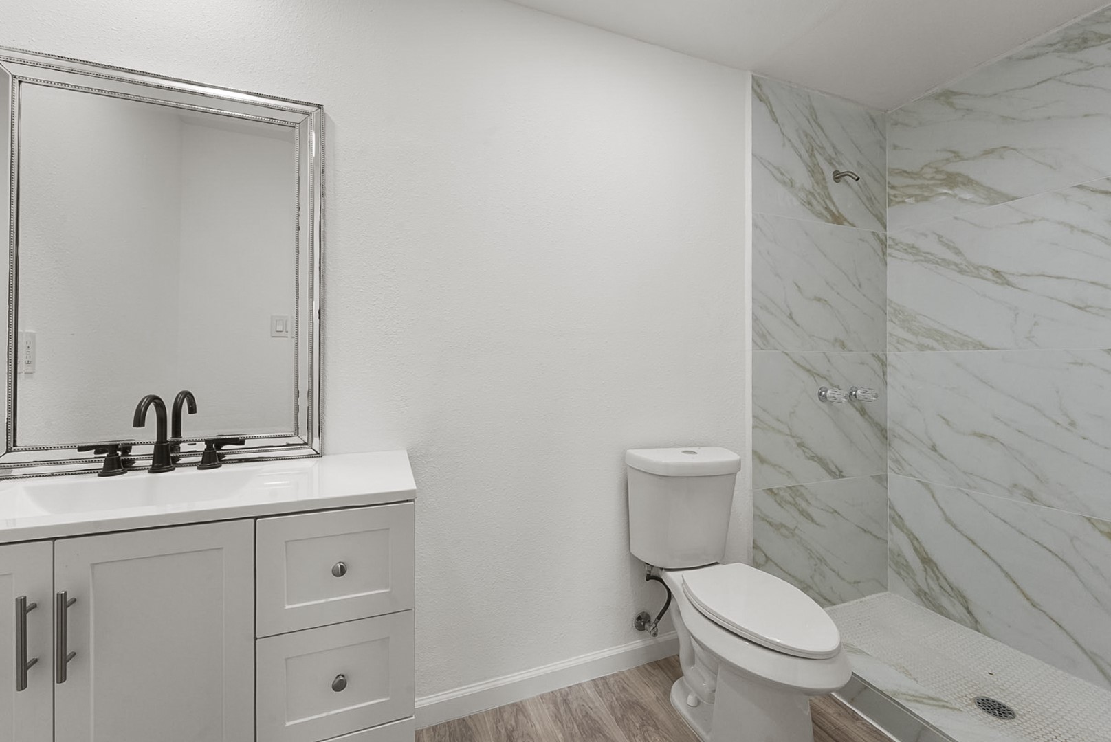 714 Colgate Circle Garland TX 75042