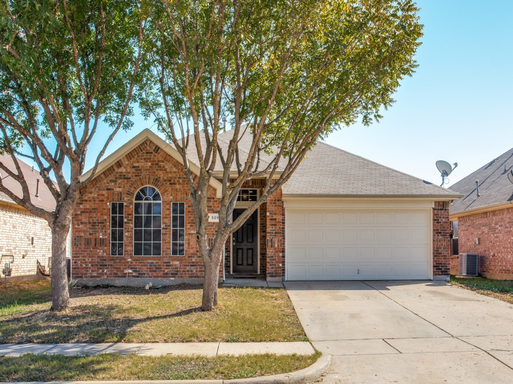 529 Creekbend Street Crowley TX 76036