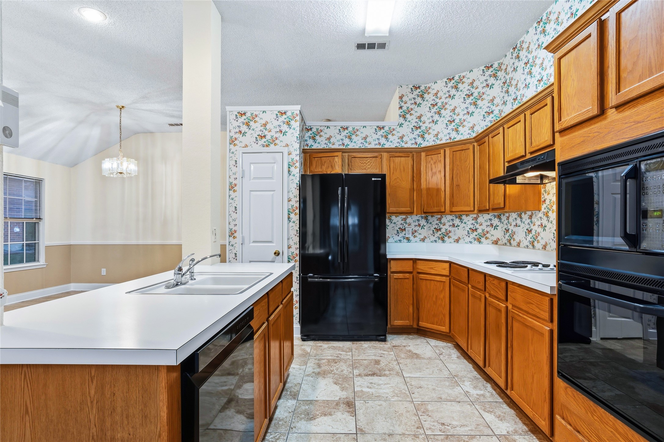 1305 Mill Crossing Garland TX 75040